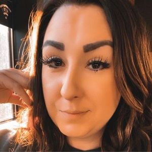 Meet your Posher, Desiree